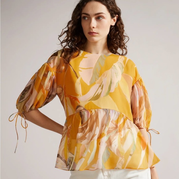 NWT Exaggerated Puff Sleeve Top DARCILA Size 1 - Picture 1 of 2